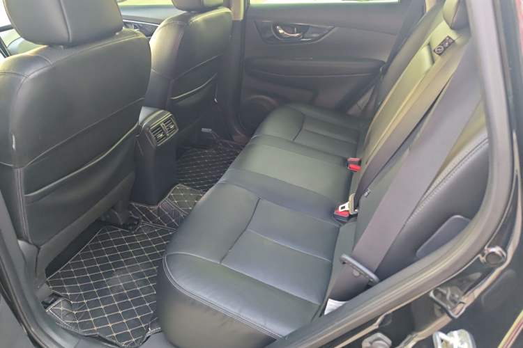Used Nissan X-Trail 2014 2.0L CVT Comfort Edition 2WD Left Rear Seat