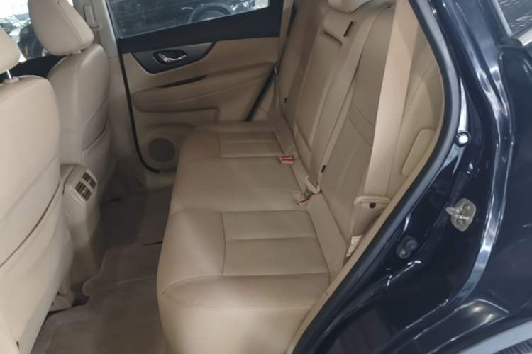 Used Nissan X-Trail 2014 2.0L CVT Comfort Edition 2WD Left Rear Seat