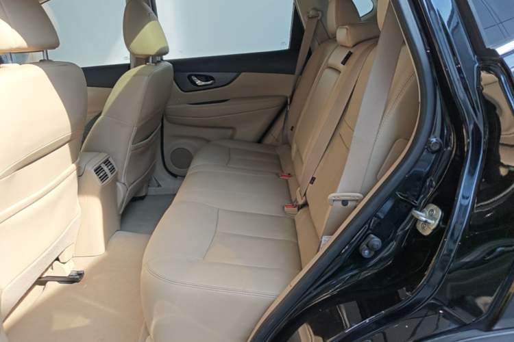 Used Nissan X-Trail 2014 2.0L CVT Comfort Edition 2WD Left Rear Seat