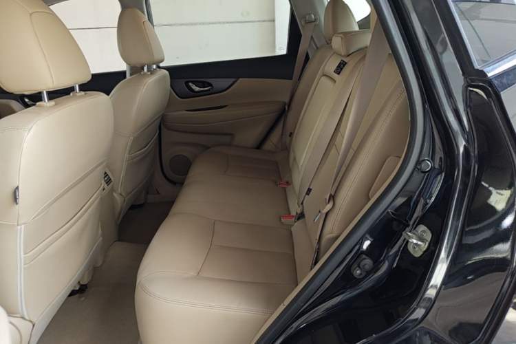 Used Nissan X-Trail 2014 2.0L CVT Comfort Edition 2WD Left Rear Seat