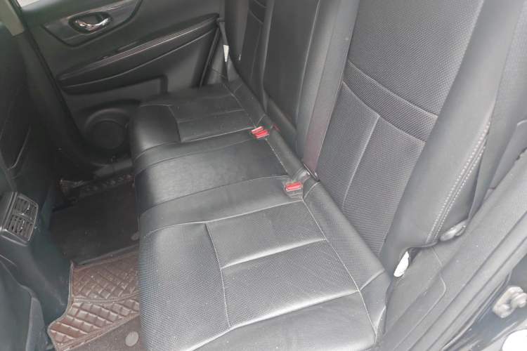 Used Nissan X-Trail 2014 2.5L CVT Luxury Edition 4WD Left Rear Seat