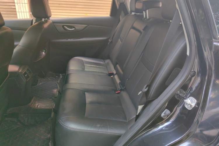 Used Nissan X-Trail 2014 2.0L CVT Comfort Edition 2WD Left Rear Seat