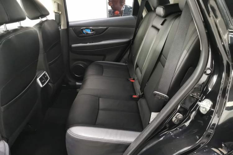 Used Nissan X-Trail 2014 2.0L CVT Smart Edition 2WD Left Rear Seat