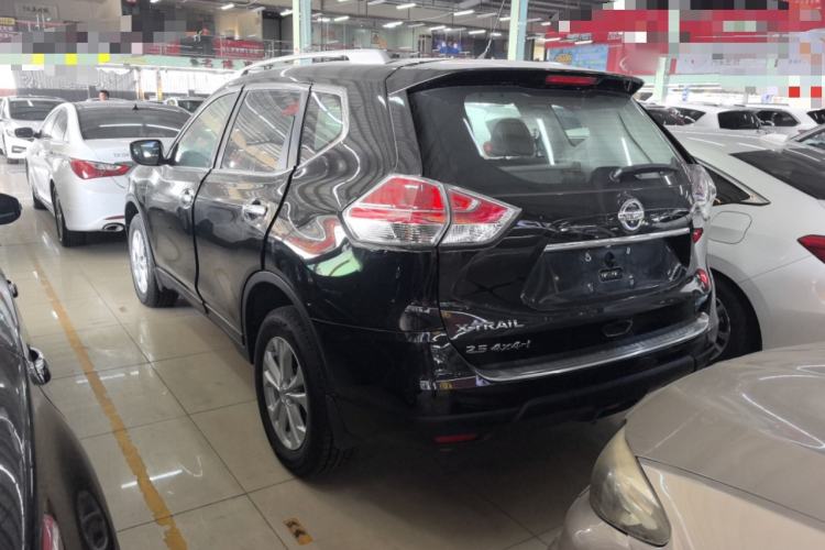 Used Nissan X-Trail 2014 2.5L CVT Leading Edition 4WD Left Side