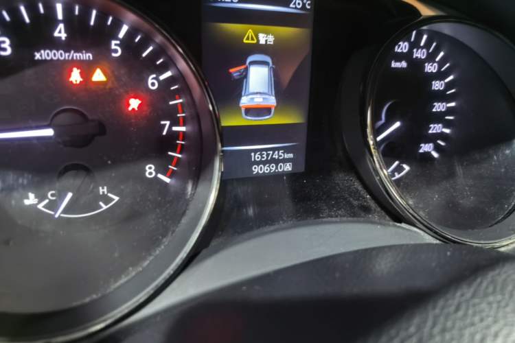 Used Nissan X-Trail 2014 2.0L CVT Comfort Edition 2WD Odometer Close Up