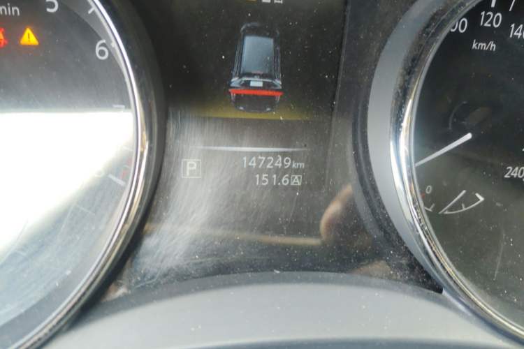 Used Nissan X-Trail 2014 2.0L CVT Comfort Edition 2WD Odometer Close Up