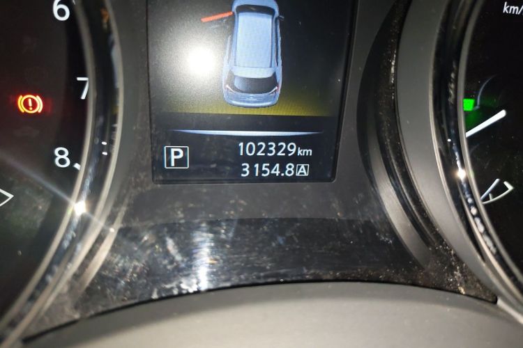 Used Nissan X-Trail 2014 2.5L CVT Luxury Edition 4WD Odometer Close Up