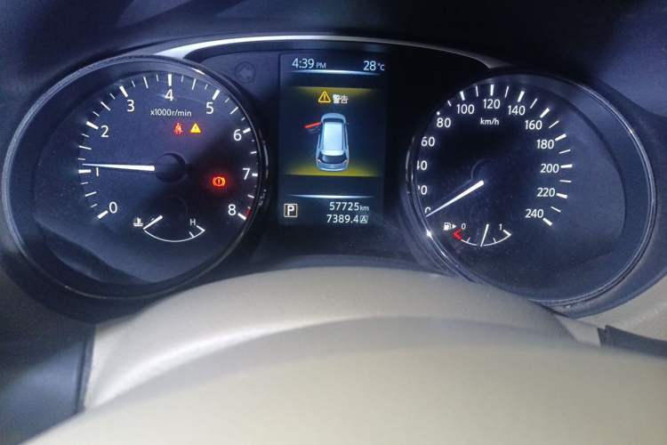 Used Nissan X-Trail 2014 2.0L CVT Comfort Edition 2WD Odometer Close Up
