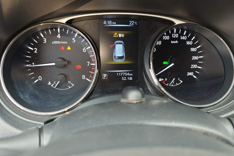 Used Nissan X-Trail 2014 2.5L CVT Leading Edition 4WD Odometer Close Up