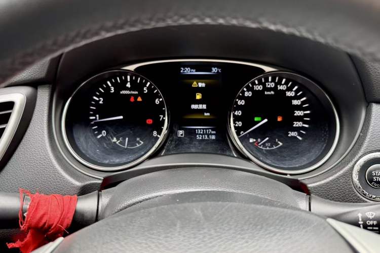 Used Nissan X-Trail 2014 2.0L CVT Comfort Edition 2WD Odometer Close Up
