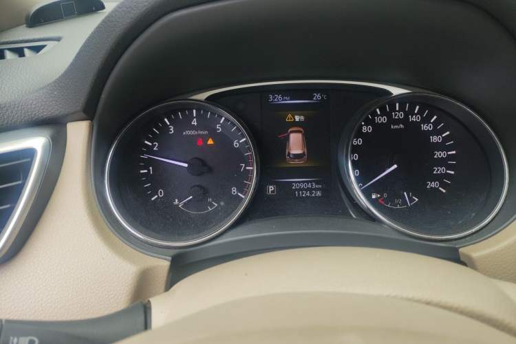Used Nissan X-Trail 2014 2.0L CVT Comfort Edition 2WD Odometer Close Up