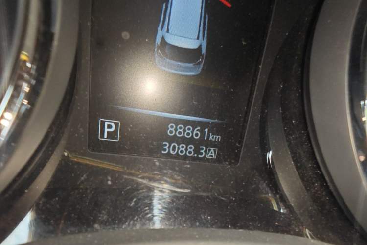 Used Nissan X-Trail 2014 2.0L CVT Comfort Edition 2WD Odometer Close Up