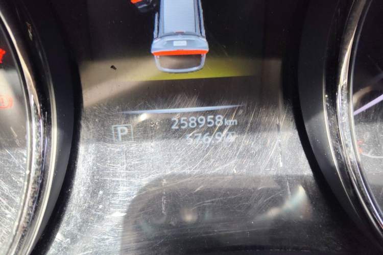 Used Nissan X-Trail 2014 2.5L CVT Leading Edition 4WD Odometer Close Up