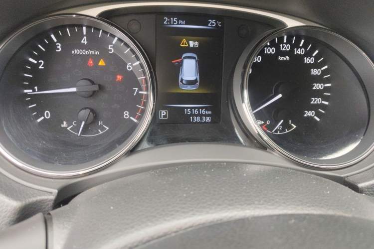 Used Nissan X-Trail 2014 2.0L CVT Comfort Edition 2WD Odometer Close Up