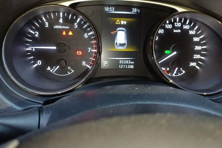 Used Nissan X-Trail 2014 2.0L CVT Comfort Edition 2WD Odometer Close Up