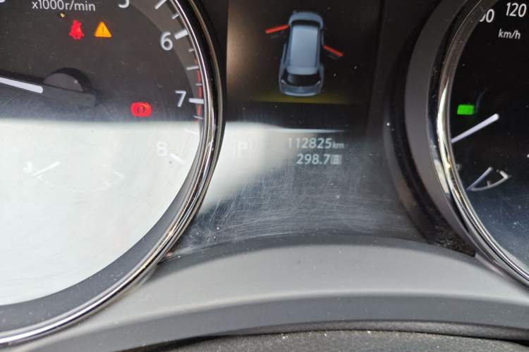 Used Nissan X-Trail 2014 2.0L CVT Smart Edition 2WD Odometer Close Up