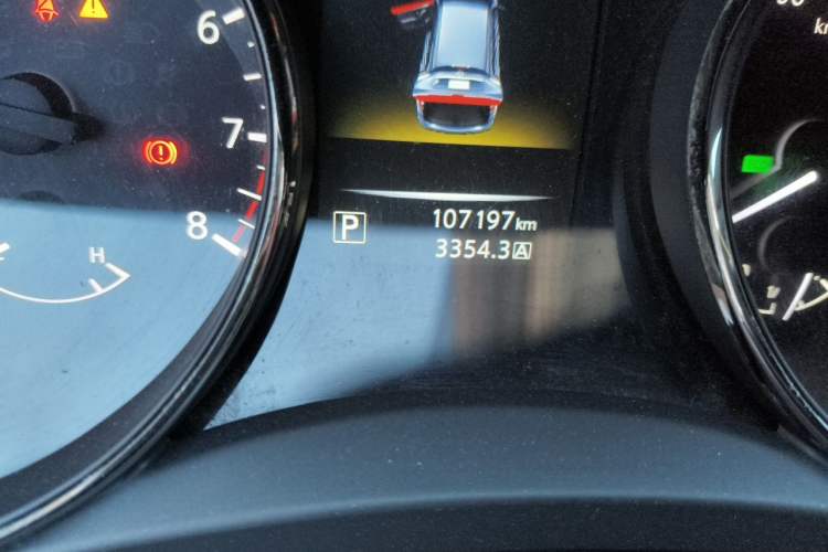 Used Nissan X-Trail 2014 2.0L CVT Comfort Edition 2WD Odometer Close Up