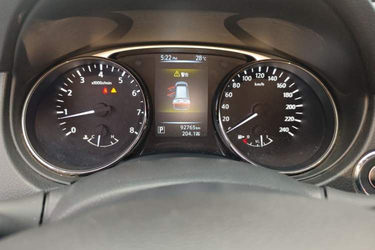 Used Nissan X-Trail 2014 2.0L CVT Smart Edition 2WD Odometer Close Up