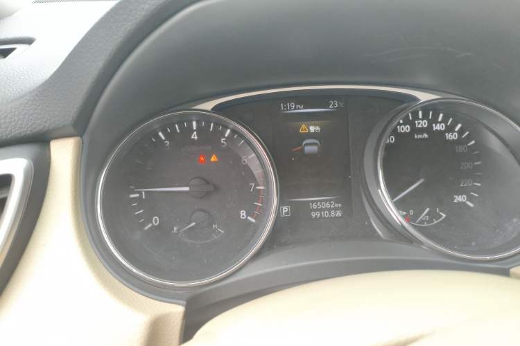 Used Nissan X-Trail 2014 2.0L CVT Comfort Edition 2WD Odometer Close Up