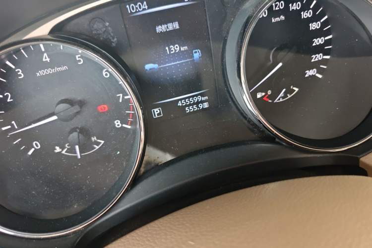 Used Nissan X-Trail 2014 2.0L CVT Smart Edition 2WD Odometer Close Up