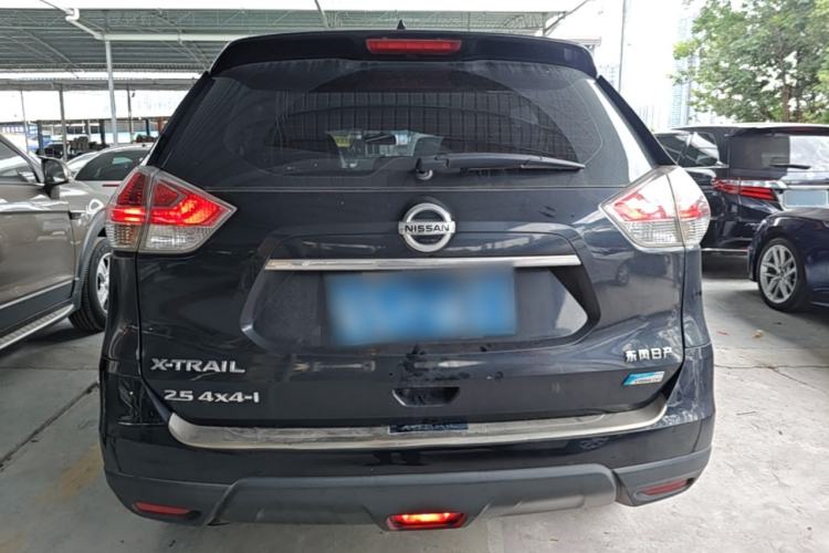 Used Nissan X-Trail 2014 2.5L CVT Luxury Edition 4WD Rear