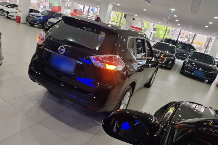 Used Nissan X-Trail 2014 2.5L CVT Leading Edition 4WD Rear Right 45 Deg