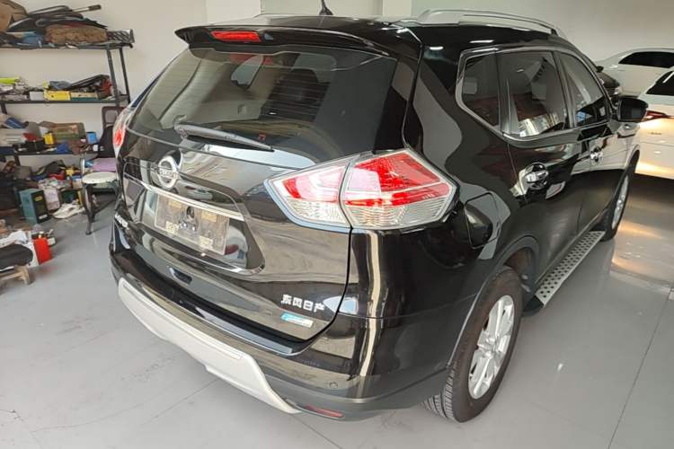 Used Nissan X-Trail 2014 2.0L CVT Comfort Edition 2WD Rear Right 45 Deg