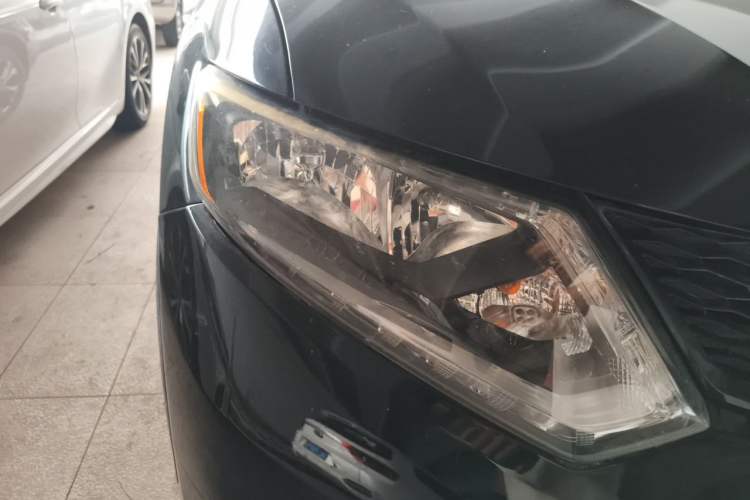 Used Nissan X-Trail 2014 2.0L CVT Comfort Edition 2WD Right Front Headlight