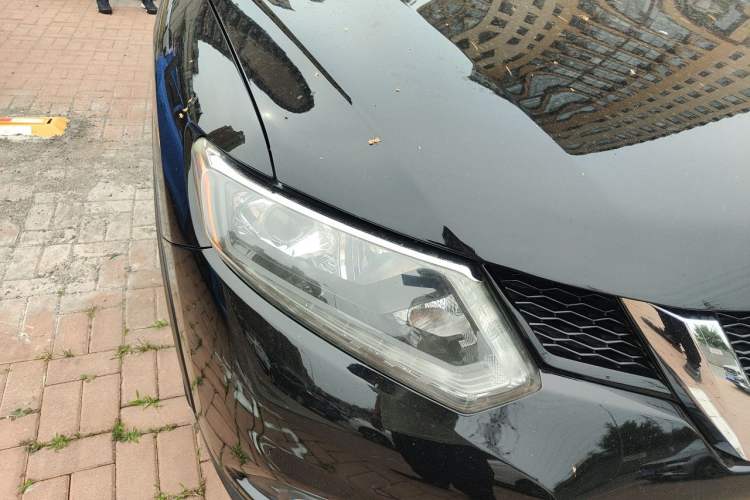 Used Nissan X-Trail 2014 2.5L CVT Luxury Edition 4WD Right Front Headlight