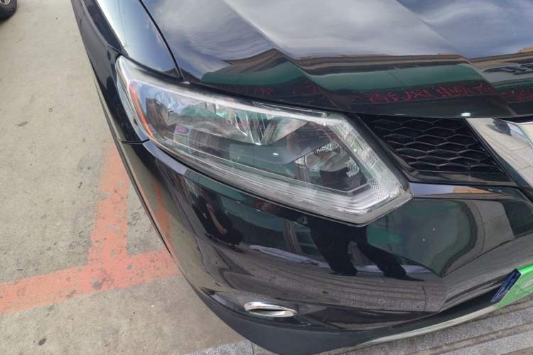 Used Nissan X-Trail 2014 2.5L CVT Luxury Edition 4WD Right Front Headlight