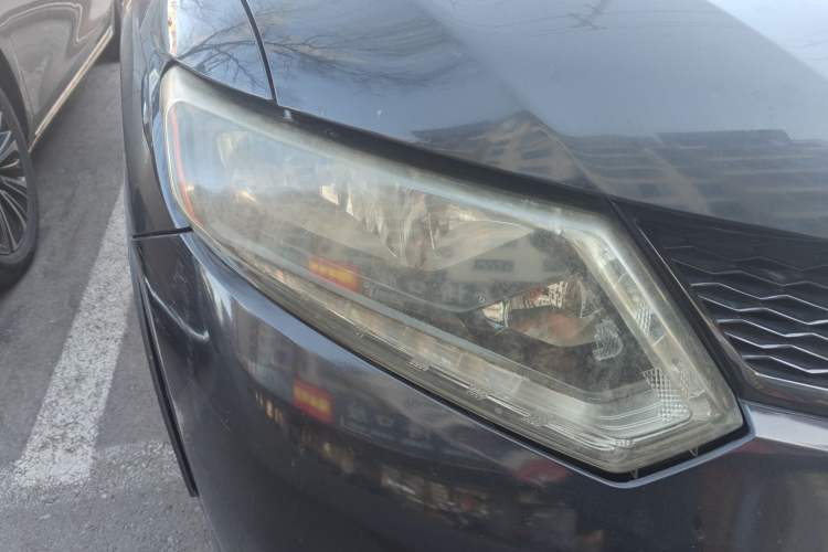 Used Nissan X-Trail 2014 2.0L CVT Smart Edition 2WD Right Front Headlight