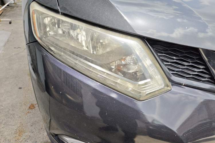 Used Nissan X-Trail 2014 2.0L CVT Comfort Edition 2WD Right Front Headlight