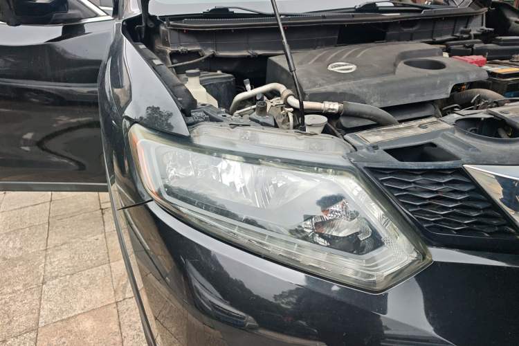 Used Nissan X-Trail 2014 2.0L CVT Comfort Edition 2WD Right Front Headlight