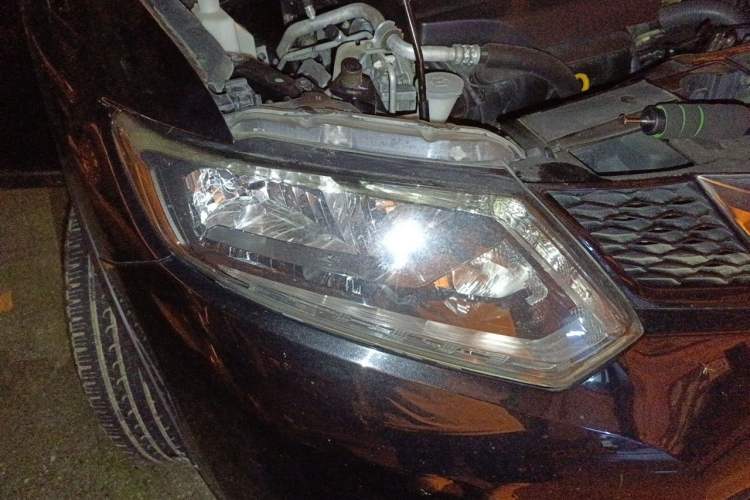 Used Nissan X-Trail 2014 2.0L CVT Comfort Edition 2WD Right Front Headlight
