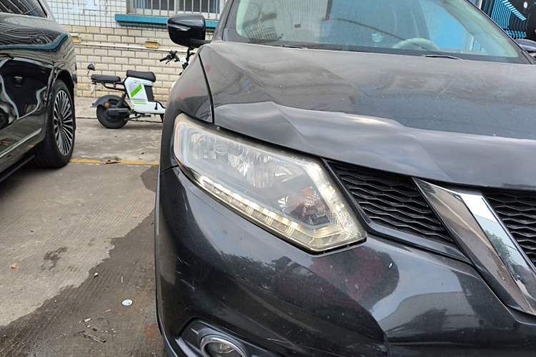 Used Nissan X-Trail 2014 2.5L CVT Leading Edition 4WD Right Front Headlight