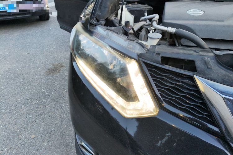 Used Nissan X-Trail 2014 2.0L CVT Comfort Edition 2WD Right Front Headlight