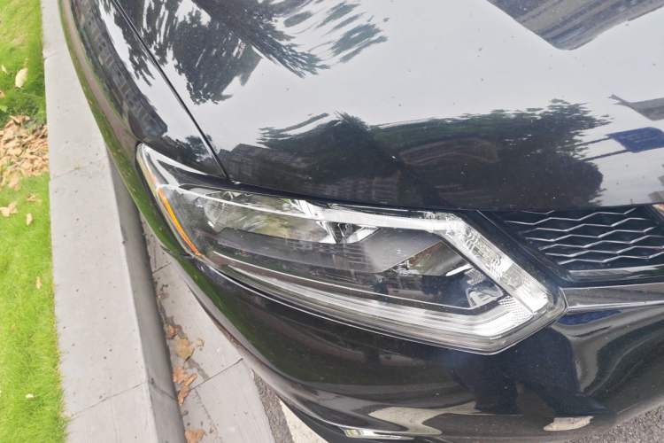 Used Nissan X-Trail 2014 2.5L CVT Luxury Edition 4WD Right Front Headlight