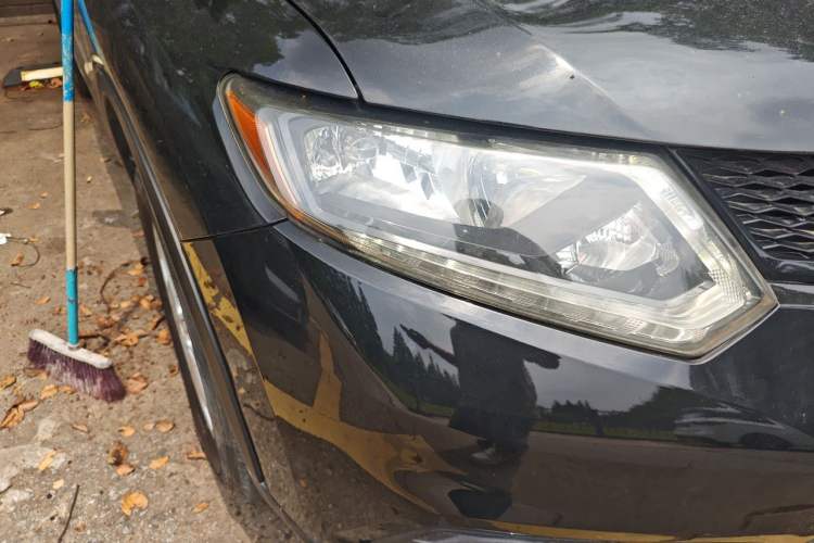 Used Nissan X-Trail 2014 2.0L CVT Comfort Edition 2WD Right Front Headlight