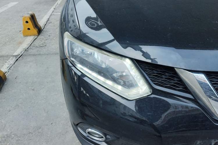 Used Nissan X-Trail 2014 2.0L CVT Comfort Edition 2WD Right Front Headlight