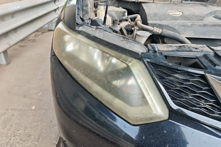 Used Nissan X-Trail 2014 2.0L CVT Smart Edition 2WD Right Front Headlight