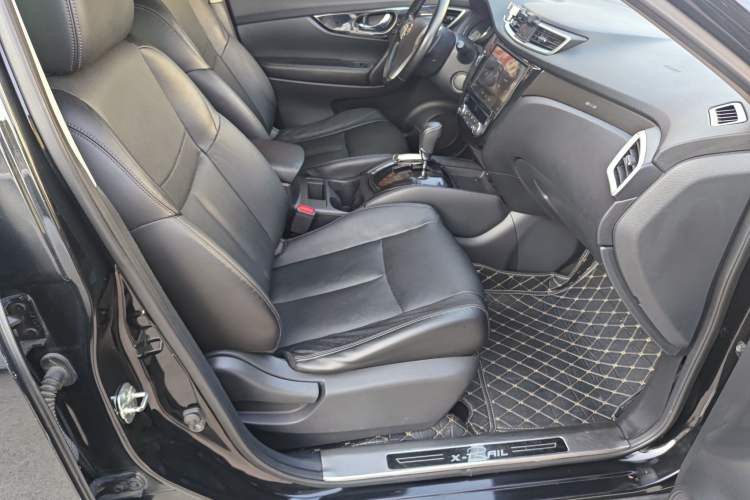 Used Nissan X-Trail 2014 2.0L CVT Comfort Edition 2WD Right Front Seat