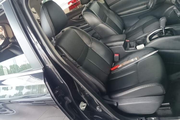 Used Nissan X-Trail 2014 2.0L CVT Comfort Edition 2WD Right Front Seat