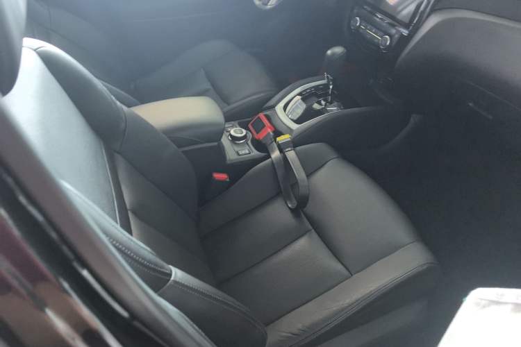 Used Nissan X-Trail 2014 2.5L CVT Leading Edition 4WD Right Front Seat