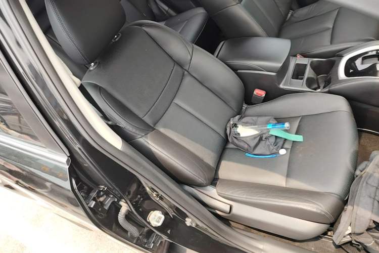 Used Nissan X-Trail 2014 2.0L CVT Comfort Edition 2WD Right Front Seat