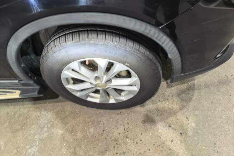 Used Nissan X-Trail 2014 2.0L CVT Comfort Edition 2WD Right Front Wheel Hub