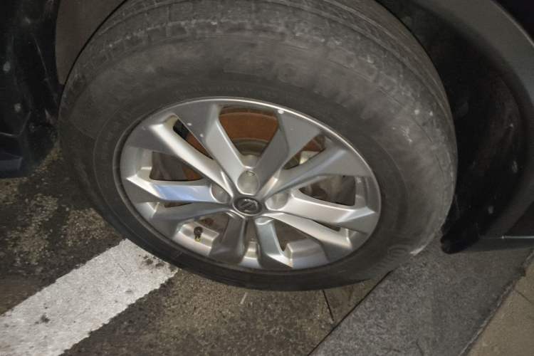 Used Nissan X-Trail 2014 2.5L CVT Leading Edition 4WD Right Front Wheel Hub