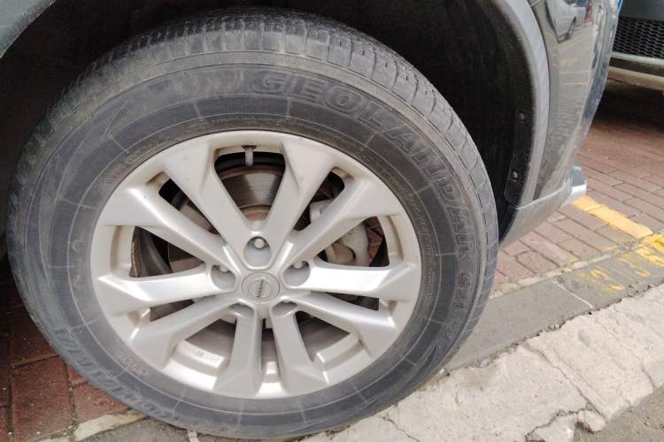 Used Nissan X-Trail 2014 2.0L CVT Comfort Edition 2WD Right Front Wheel Hub