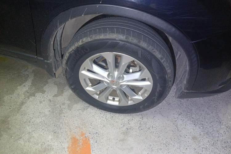 Used Nissan X-Trail 2014 2.0L CVT Comfort Edition 2WD Right Front Wheel Hub