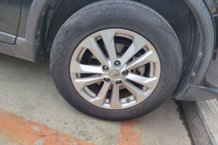 Used Nissan X-Trail 2014 2.5L CVT Luxury Edition 4WD Right Front Wheel Hub