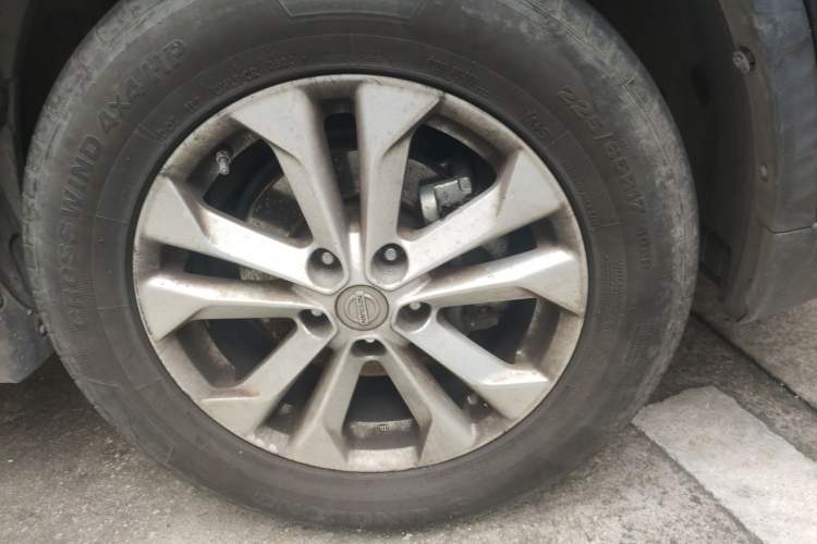 Used Nissan X-Trail 2014 2.5L CVT Luxury Edition 4WD Right Front Wheel Hub